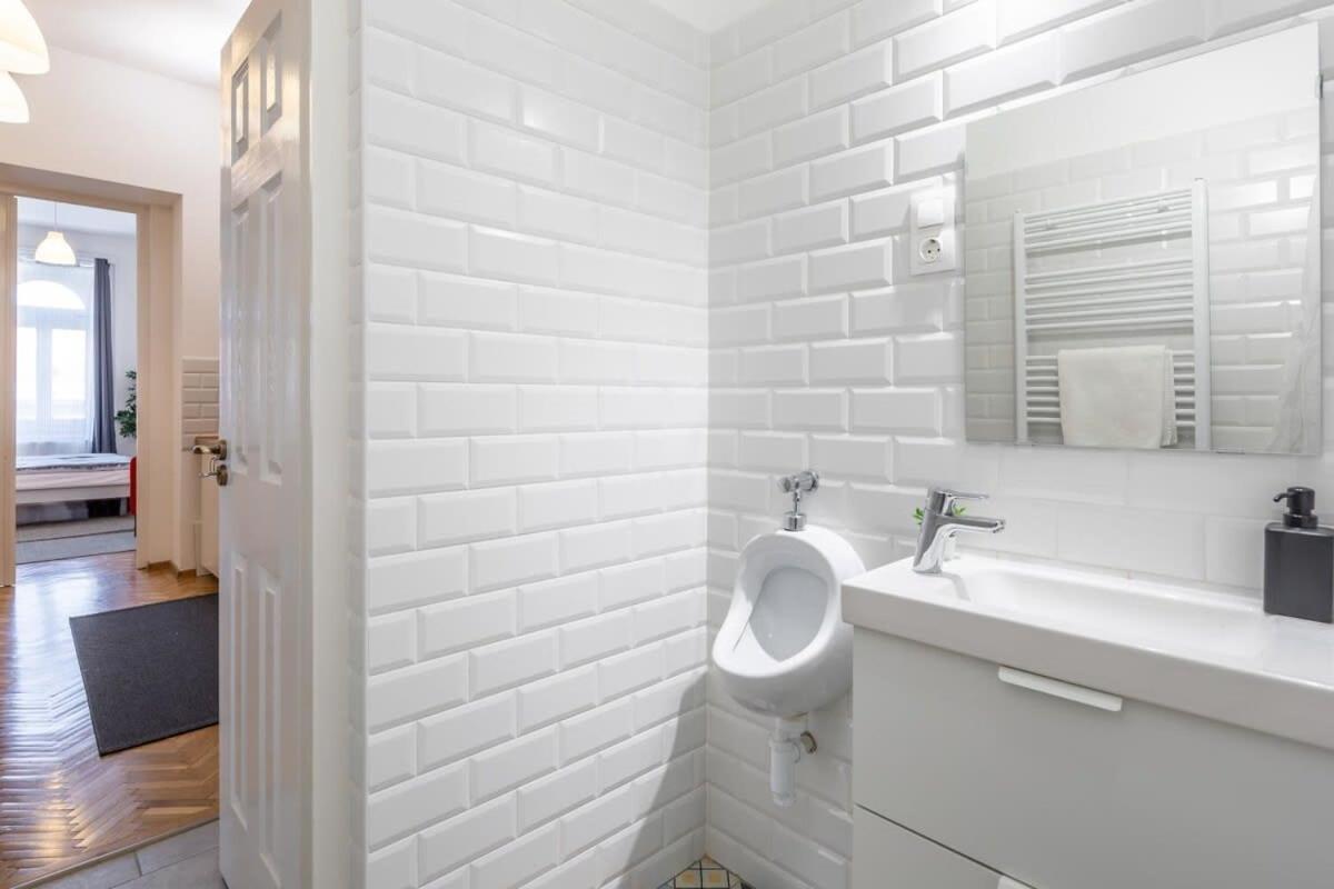 Excellent Location Magnificent Flat Apartment *