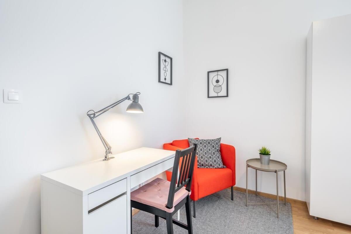 Excellent Location Magnificent Flat *