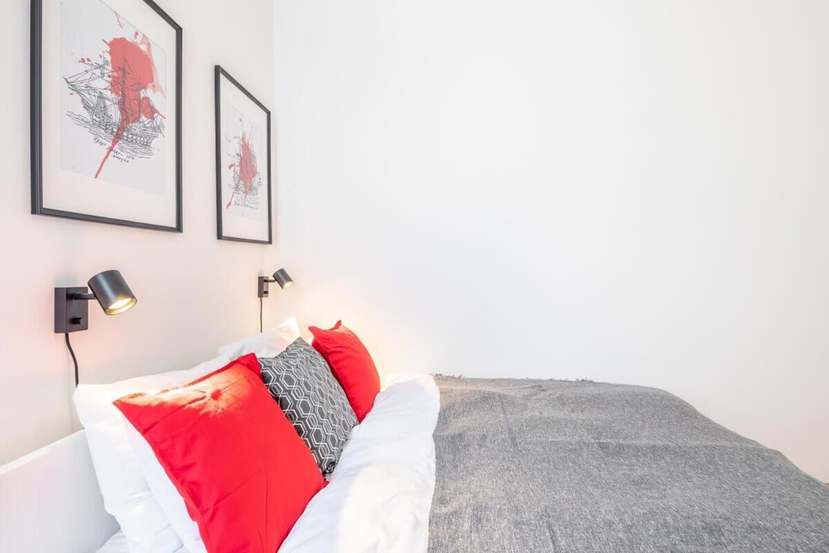 Excellent Location Magnificent Flat Apartment