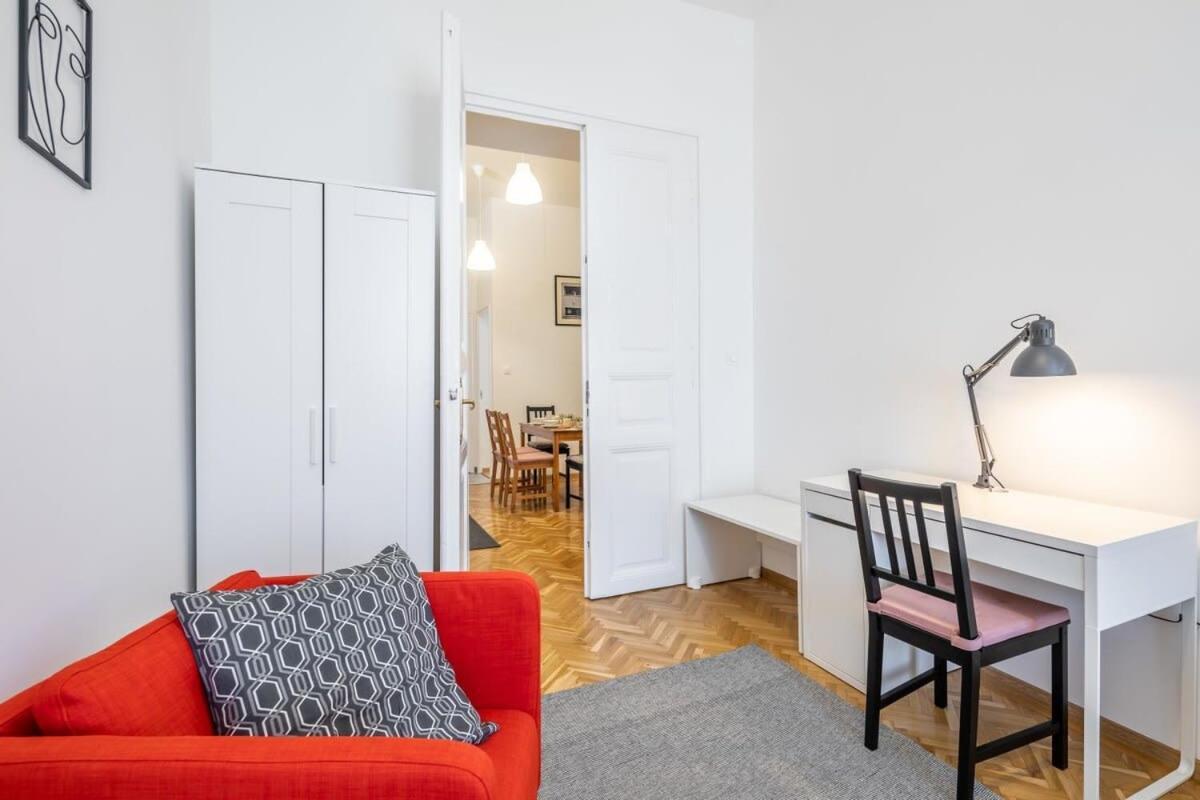 Excellent Location Magnificent Flat Apartamento *