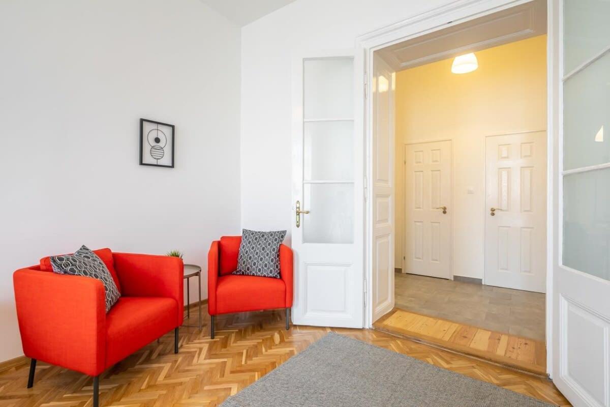 Excellent Location Magnificent Flat